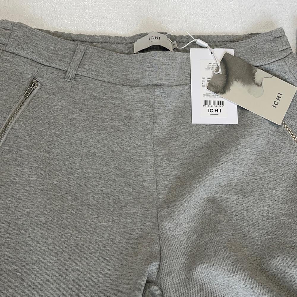 Ichi pants Zipper pockets NWT SIZE MEDIUM LIGHT GRAY